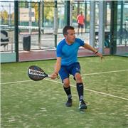 Monitor de padel para clases por las mañana